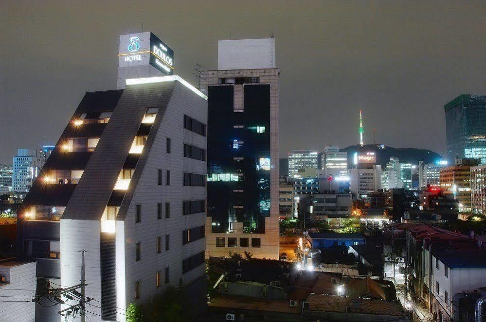 Doulos Jongno 3*