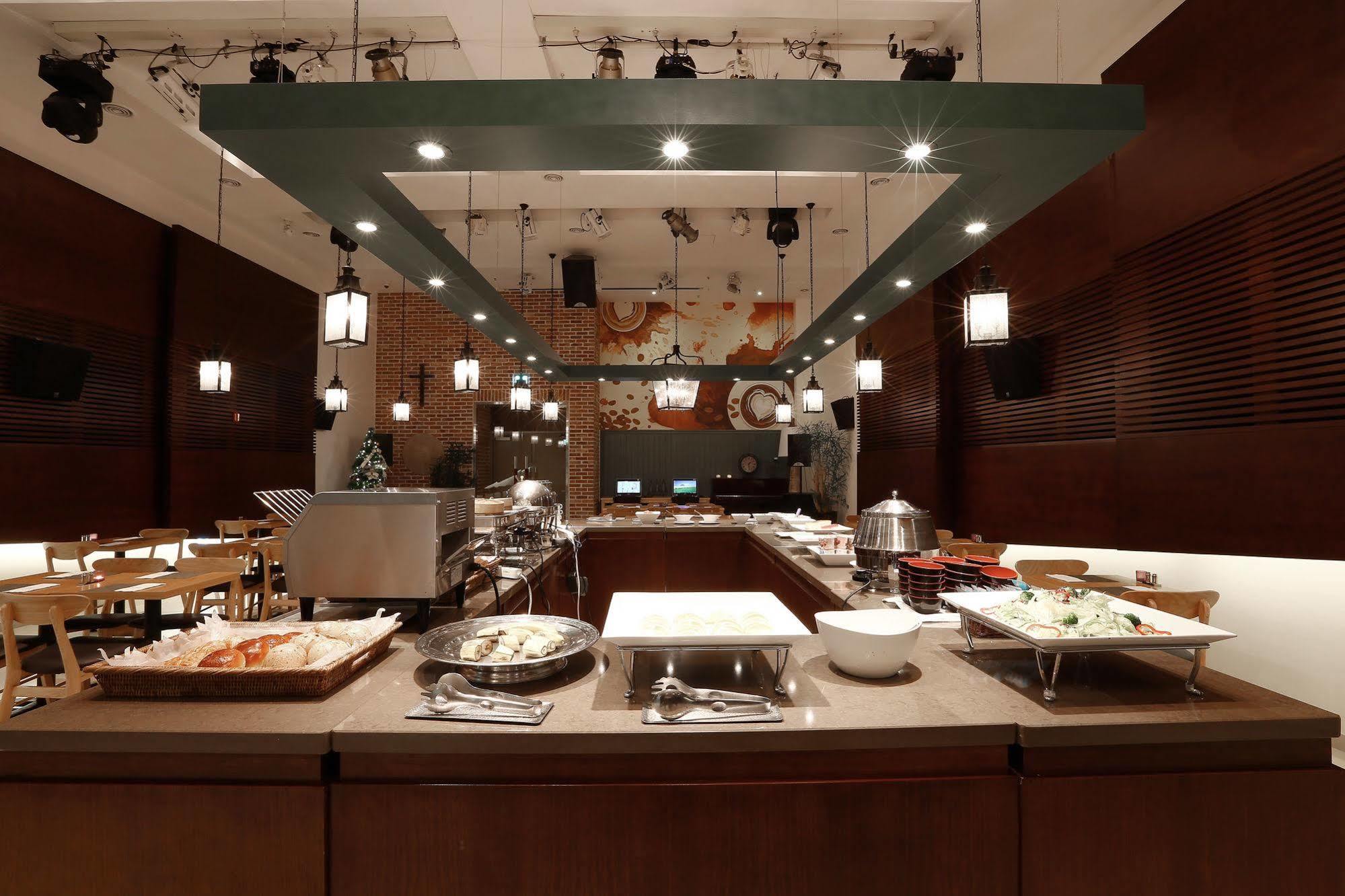 Doulos Jongno Hotel 3*