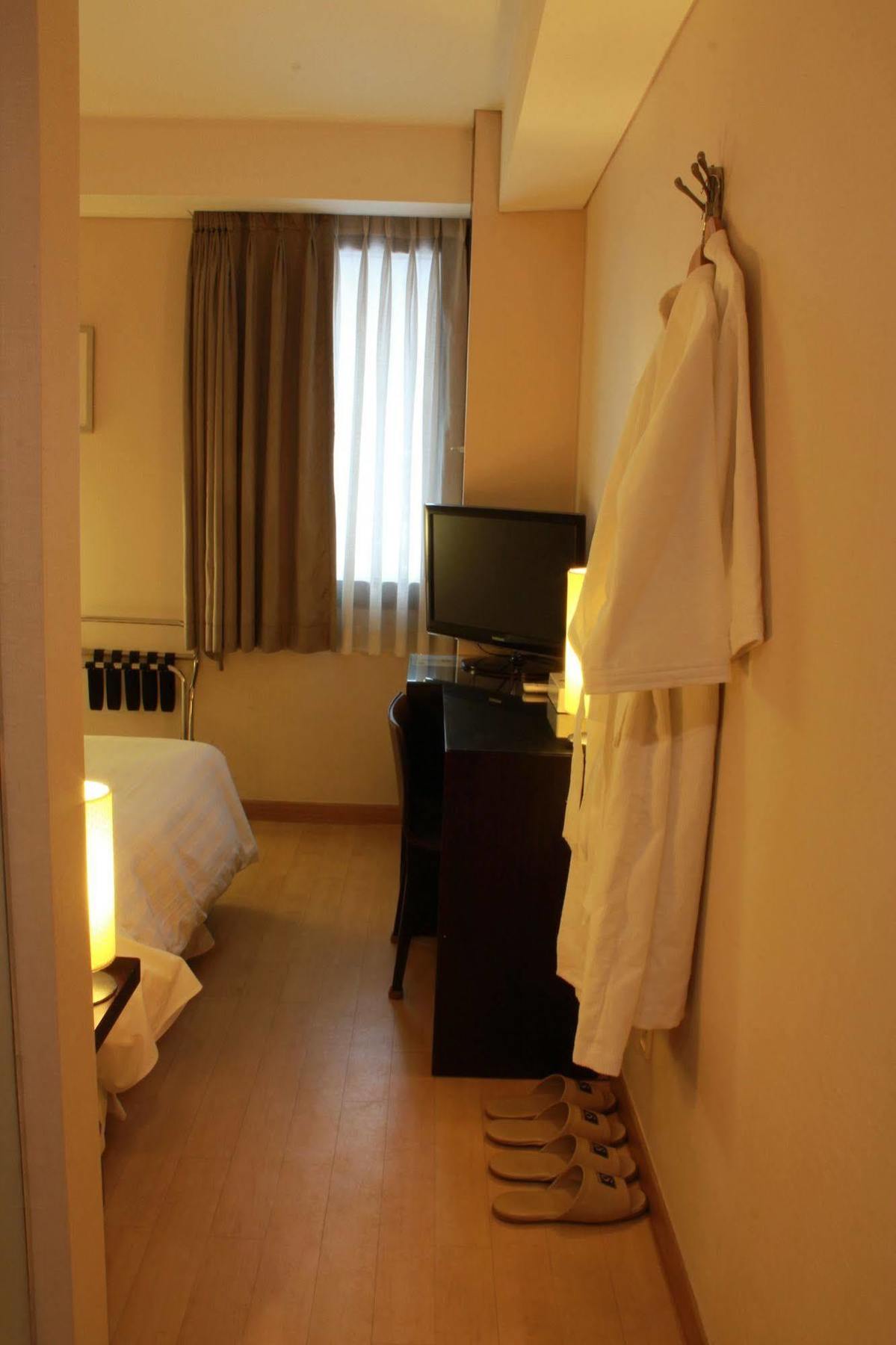 Doulos Jongno Hotel